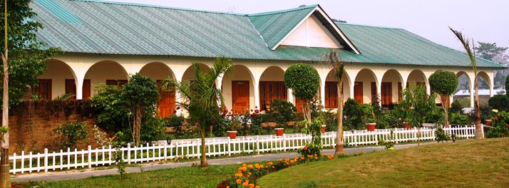 United-21 Grassland - Kaziranga National Park 01.jpg